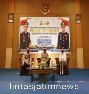 Bidhumas Polda Jatim Gelar Pelatihan Peningkatan Kemampuan Public Speaking