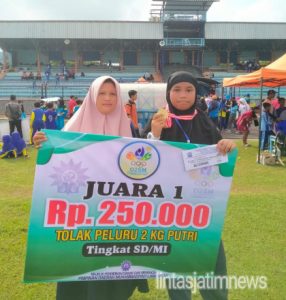 MIM 16 Karangsem Paciran Meraih Emas Cabor Tolak Peluru O2SM tahun 2021