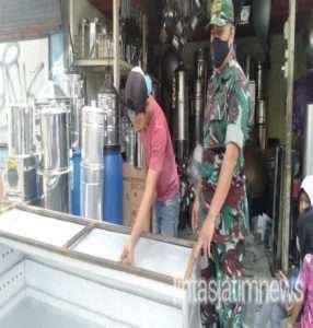 Ada Apa Babinsa Purwosari Datangi Pengerajin Alumunium Dan Alat-alat Dapur, Ini Jawabannya