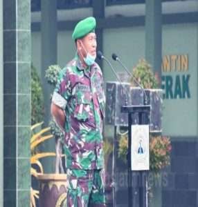 Momen Haru Pamitan Letkol Inf Heppy Setelah 37 Tahun Berdinas