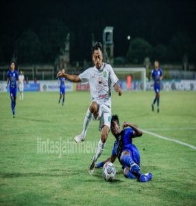 Tanpa Pergantian, Persebaya Raih Satu Poin