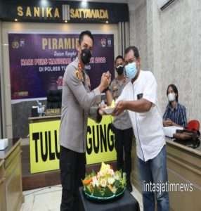 Peringati HPN 2022, Kapolres Tulungagung Gelar PIRAMIDA dan Potong Tumpeng