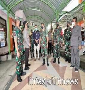 Pangdam V Brawijaya dan Kapolda Jatim Dampingi Panglima TNI Cek Pelaksanaan Karantina Terpusat PPLN di Jatim