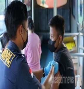 Permudah Warga Vaksinasi, Bus Gerai Vaksin Polres Gresik Standby di GKB