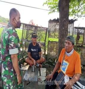 Jalin Keakraban dengan Warga, Babinsa Tunggul Laksanakan Komsos