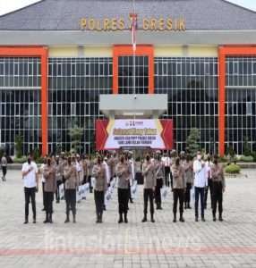 Kapolres Gresik Ingatkan Penegakan Disiplin Prokes Beri Motivasi Anggota
