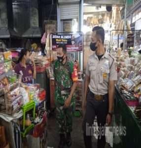 Himbauan Prokes Terus Dilakukan Babinsa Guna Mencegah Penyebaran Virus Varian Baru Omicron