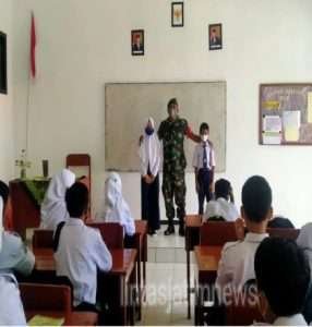 Koramil 0801/01 Pacitan Berikan Wawasan Kebangsaan Bagi Murid SMPN 3 Pacitan
