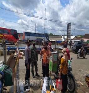 Tingkatkan Kepedulian Dan Kesadaran Warga, Koramil Dan Polsek Ngadirojo Tak Henti Berikan Himbauan Penerapan Protkes