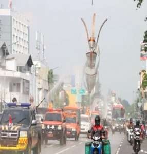 Covid-19 Meningkat, TNI-POLRI Surakarta Gelar Apel Gabungan Dilanjutkan Penyemprotan Disinfektan