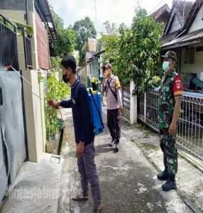 Penyemprotan Desinfektan, Langkah Nyata TNI Dalam Memutus Penyebaran Covid-19