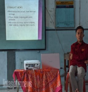 Siswa MUGALAS Solokuro dapat Pelatihan Jurnalistik