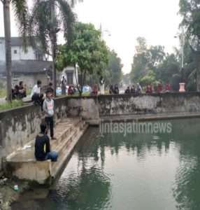 Peserta DAD Menikmati Suasana Sendang Solokuro