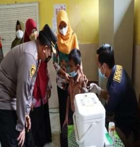 Kapolres Gresik Tinjau Vaksinasi sekolah di daerah Perbatasan Gresik