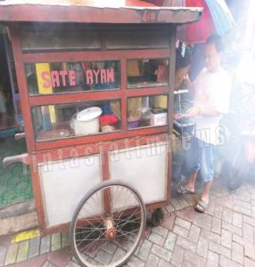 Sate Ayam Gerobak Dorong Pak Asari, Asli Khas Pamekasan Madura