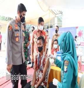 Kejar target 100 Persen, Polresta Mojokerto Vaksinasi Booster Karyawan Perusahaan