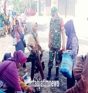 Guna Mencegah Penyebaran Virus Omicron, Babinsa Berikan Imbauan Kepada Pedagang Dipasar Tradisonal