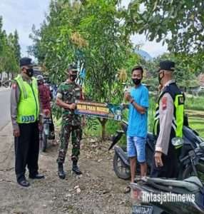 Petugas Gabungan TNI Polri Terus Himbau Warga Akan Pentingnya Prokes
