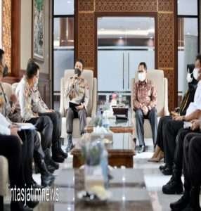 Bangun Sinergitas, Kapolda Jatim Audiensi Bersama Wakil Ketua BPK RI di Mapolda Jatim