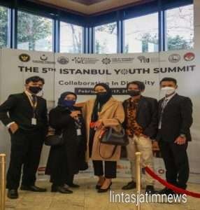 Luar Biasa, Kakak Adik Putra Kapolsek Semen Polres Kediri Kota Harumkan Nama Indonesia Dalam Istanbul Youth Summit