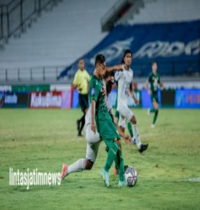 Luar biasa!!! Gol Tunggal Samsul Arif Patahkan Rekor Arema