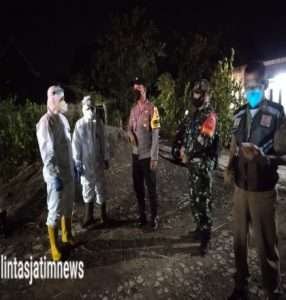 Dampingi Pemakaman Covid-19, Babinsa Himbau Warga Tak Mendekat