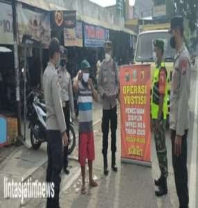 Koramil Padas Bersama Tiga Pilar Di Wilayah Gelar Operasi Yustisi Penegakan Protokol Kesehatan