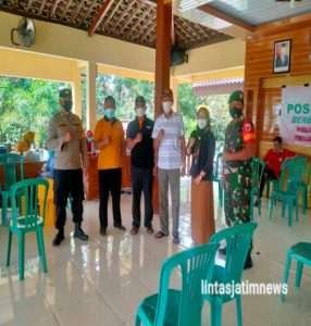 Percepat Capaian Vaksinasi, Babinsa 0805/03 Geneng  Dampingi Vaksinasi Dosis Kedua di Keras Wetan