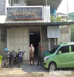 Sertu Rohmad Melaksanakan PPKM level 3 di GBIS Alfa Omega