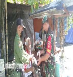 Babinsa Purwosari Bersama Bhabinkamtibmas Cek Prokes Guna Menekan Penyebaran Covid-19