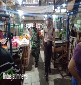 Pasar Tradisional Menjadi Target Himbauan Prokes Babinsa Dan Satpam Pasar