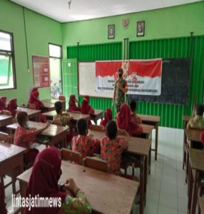 Anggota Koramil 01/Ngawi Berikan Wasbang Kepada Siswa Sekolah Dasar