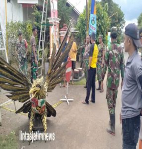 Koramil 0801/01 Pacitan Karya Bakti Bersama Warga Siapkan Kampung Pancasila