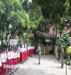 Tanamkan Nilai-Nilai Pancasila Sejak Dini, Babinsa Kampung Pancasila Ngantru Berikan Wasbang di SD