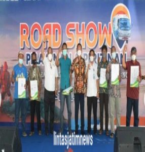 DPMPTSP Jatim,  Roadshow Beri Pelayanan Perijinan Gratis Nelayan