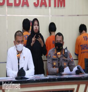 Ditreskrimum Polda Jatim Tetapkan 5 Orang Tersangka 1 DPO, Kasus Mafia Bola Liga 3