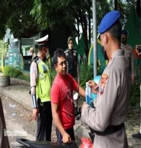 Polres Gresik Gelar Pamor Keris Galakkan Disiplin Prokes kepada Masyarakat