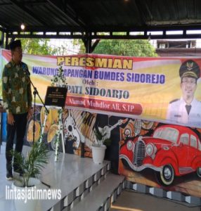 Bupati Muhdlor Resmikan Warung Lapangan BUMDes Sidorejo