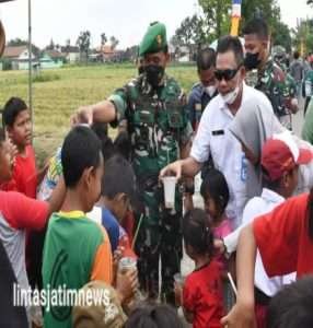 Rohimin Tak Menyangka Jualannya Habis Diborong Danrem 081/DSJ Kolonel Waris