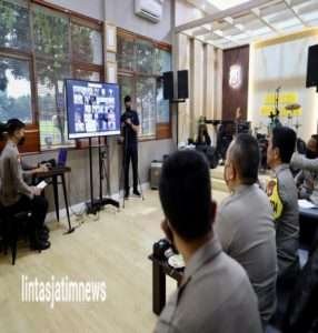 Kapolda Jatim Semangati Anggotanya yang terpapar Covid-19 dan Sakit Lainnya Melalui Aplikasi E-Yankes