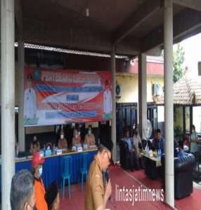 Ratusan Warga Medaeng Terima Sertifikat PTSL