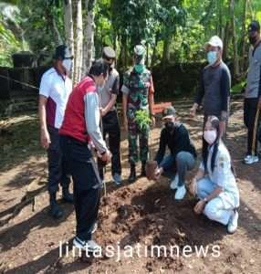 Danramil 0801/10 Punung Hadiri Penanaman Pohon Dalam Rangka Peringati Hari Air Sedunia Ke 30