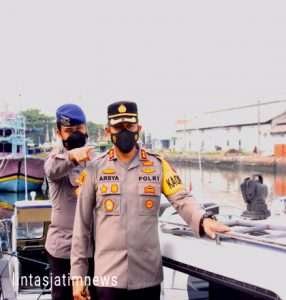 Jelang Ramadhan, Kapolres Probolinggo Gelar Patroli Laut