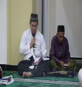 Hidupkan Malam Ramadan, Kapolres Gresik jadi Imam Sholat Tarawih dan Tadarus