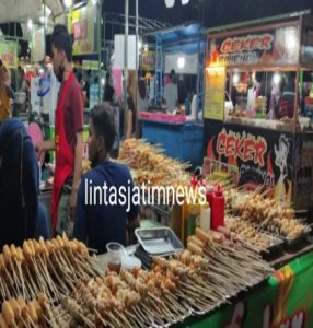 Ngabuburit sambil Menikmati Street food lapangan kodam brawijaya