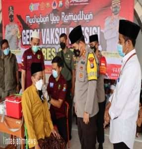 Polres Gresik Masifkan Vaksinasi Pada Bulan Ramadhan, Ratusan Santri Ponpes Al-Ibrohimi Menerima Vaksin Booster