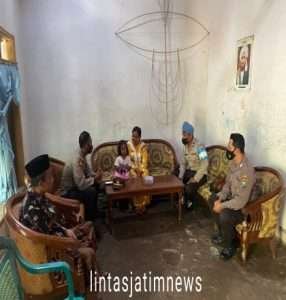 Polisi Peduli, Kapolres Probolinggo Berikan Bantuan Untuk Bocah Penderita Tumor