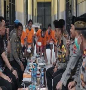 Ramadhan Berkah, Kapolrestabes Surabaya Gelar Buka Bersama 460 Tahanan