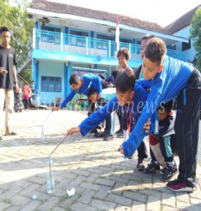 SD Muhammadiyah 1 Ngimbang Gelar Fun Game Ditengah Al-Qur’an Camp