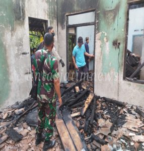 Cepat Tanggap, Babinsa Koramil 0806/04 Bendungan Datangi Lokasi Kebakaran Rumah Warga